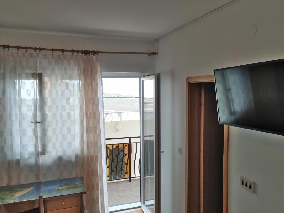 Apartments Pino ברלה מראה חיצוני תמונה